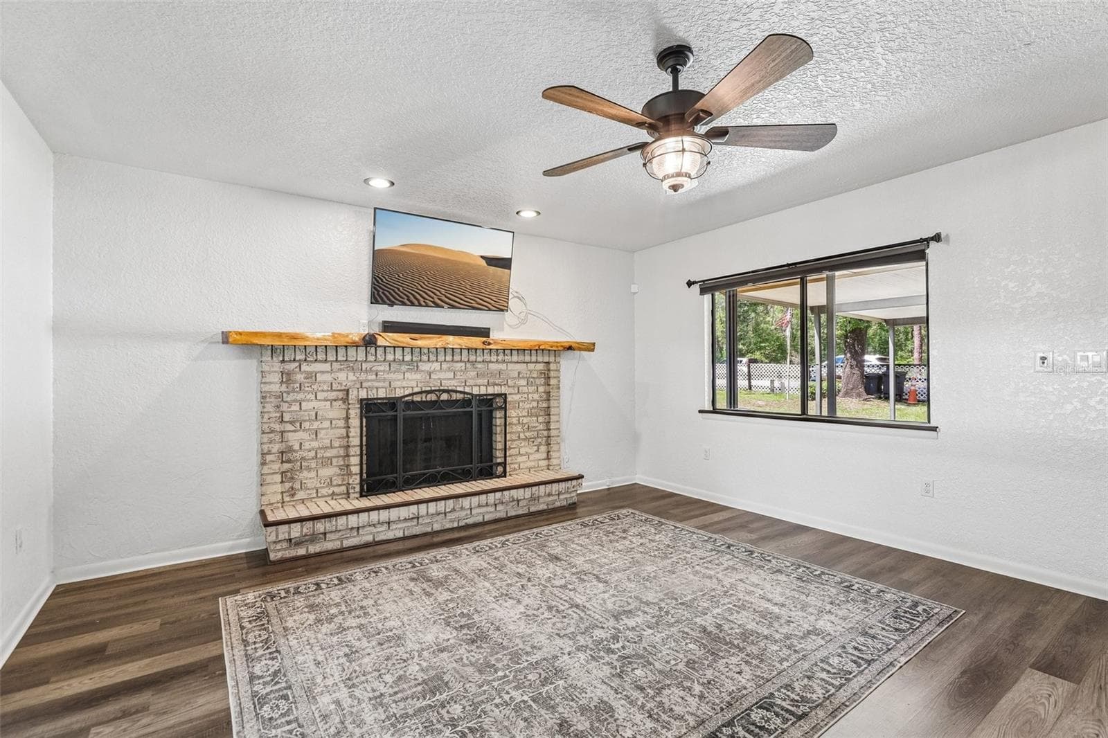 Single Family Residence at 212 DOGWOOD DR, INTERLACHEN, photo 8 of 49