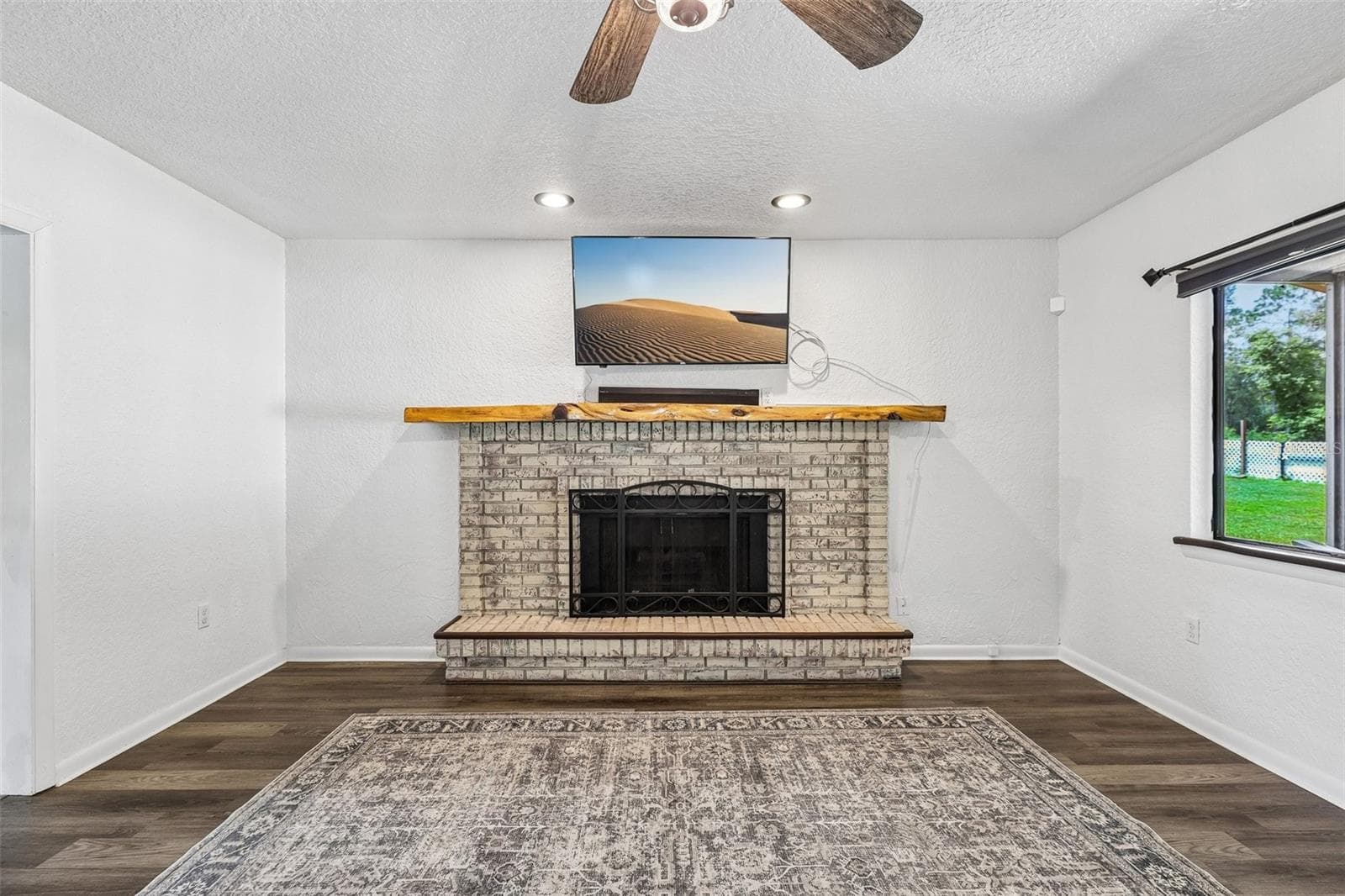 Single Family Residence at 212 DOGWOOD DR, INTERLACHEN, photo 12 of 49