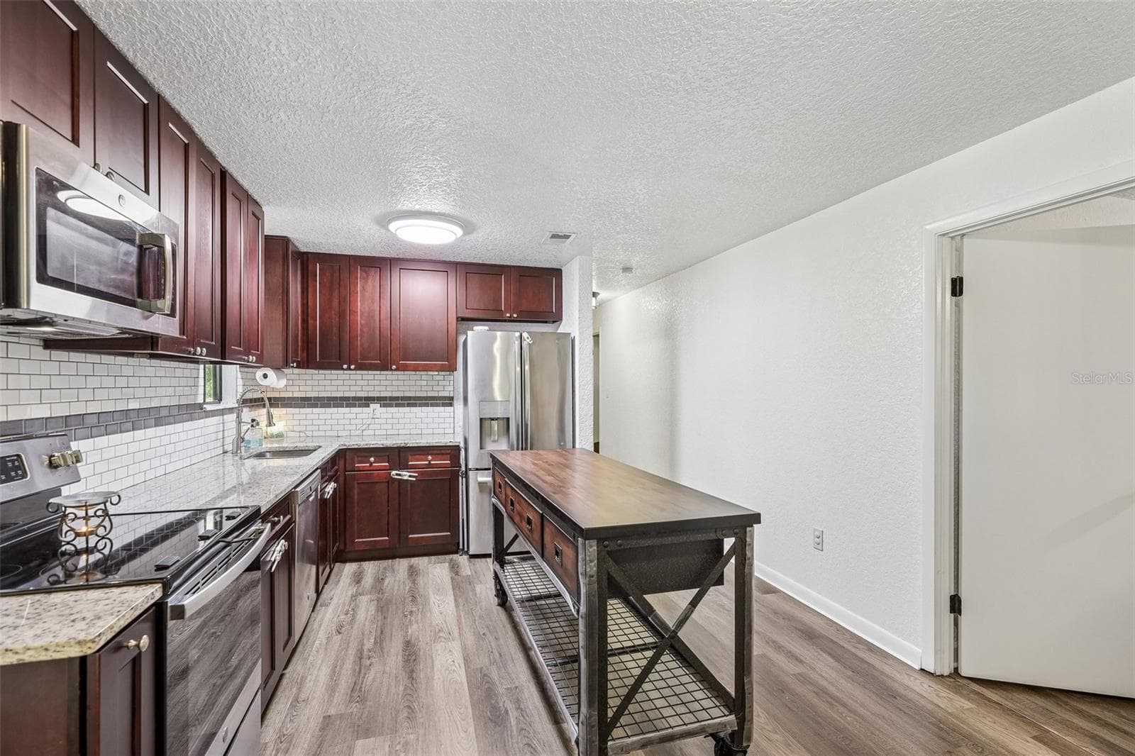 Single Family Residence at 212 DOGWOOD DR, INTERLACHEN, photo 16 of 49