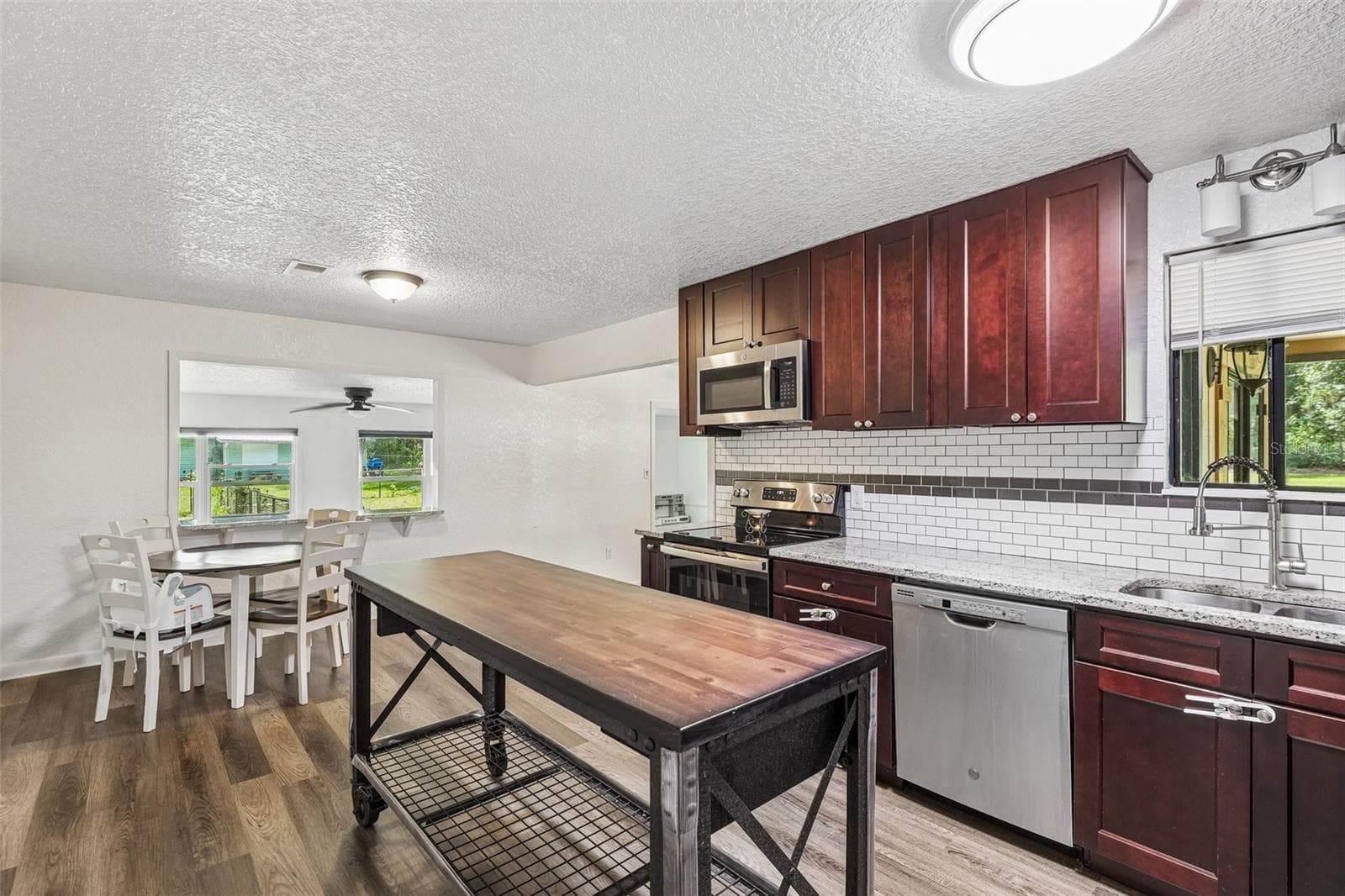 Single Family Residence at 212 DOGWOOD DR, INTERLACHEN, photo 17 of 49
