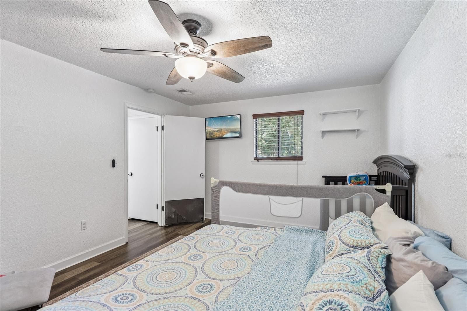 Single Family Residence at 212 DOGWOOD DR, INTERLACHEN, photo 23 of 49