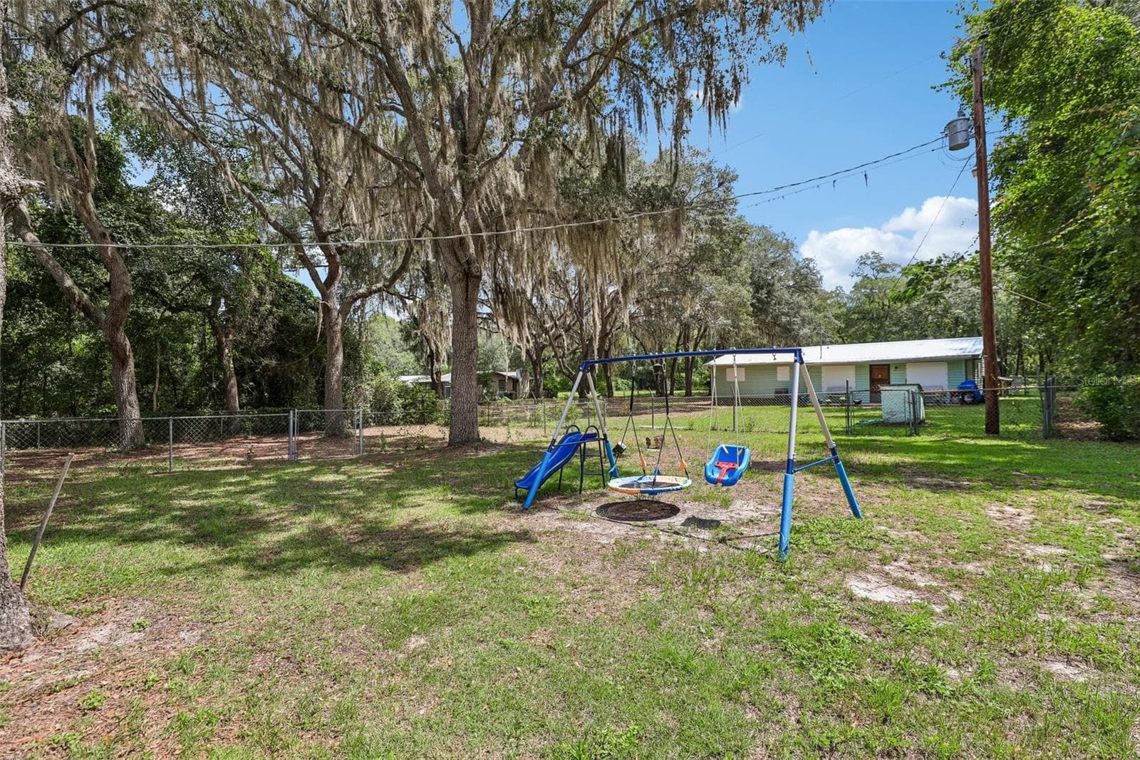 Single Family Residence at 212 DOGWOOD DR, INTERLACHEN, photo 33 of 49