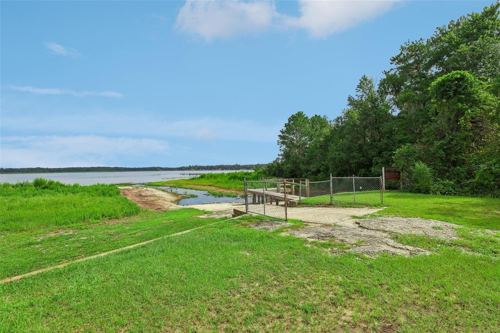 Single Family Residence at 212 DOGWOOD DR, INTERLACHEN, photo 48 of 49