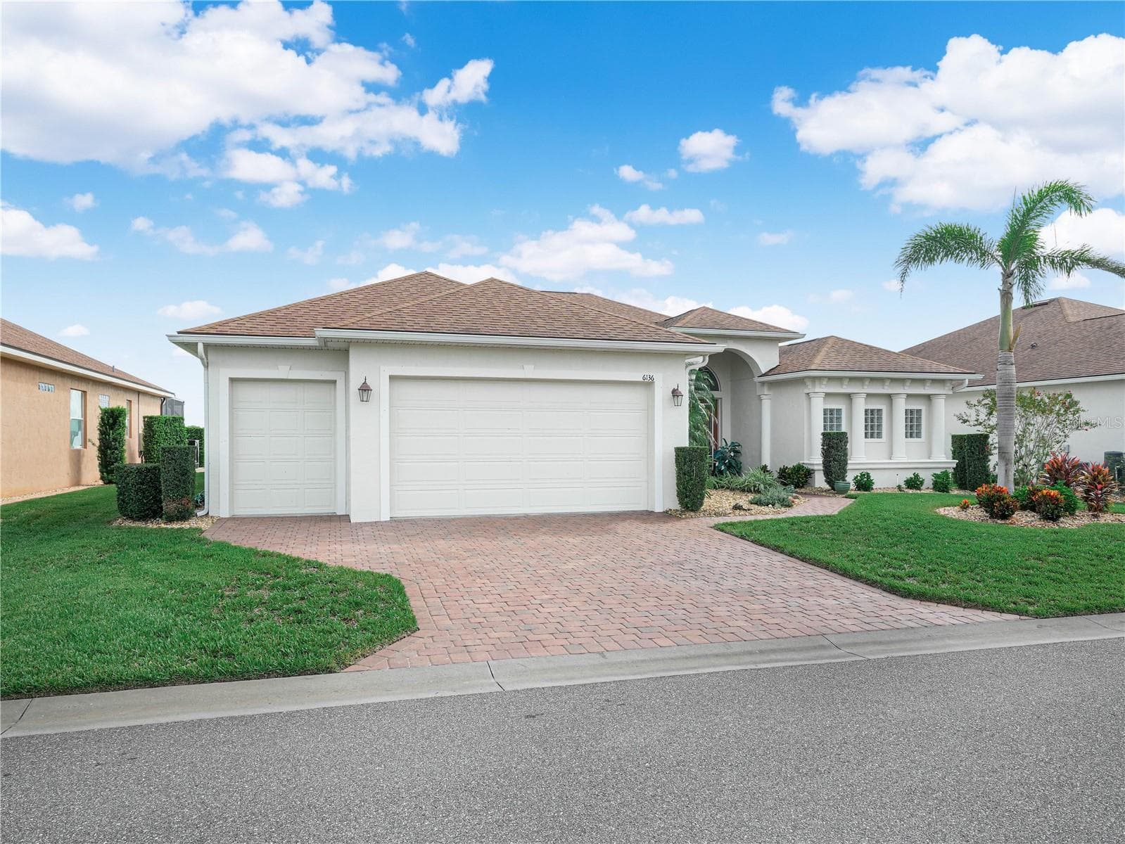 Double Car Entry and Golf Cart Entry with Paver Drive - 6136 PEBBLE BEACH BLVD, WINTER HAVEN