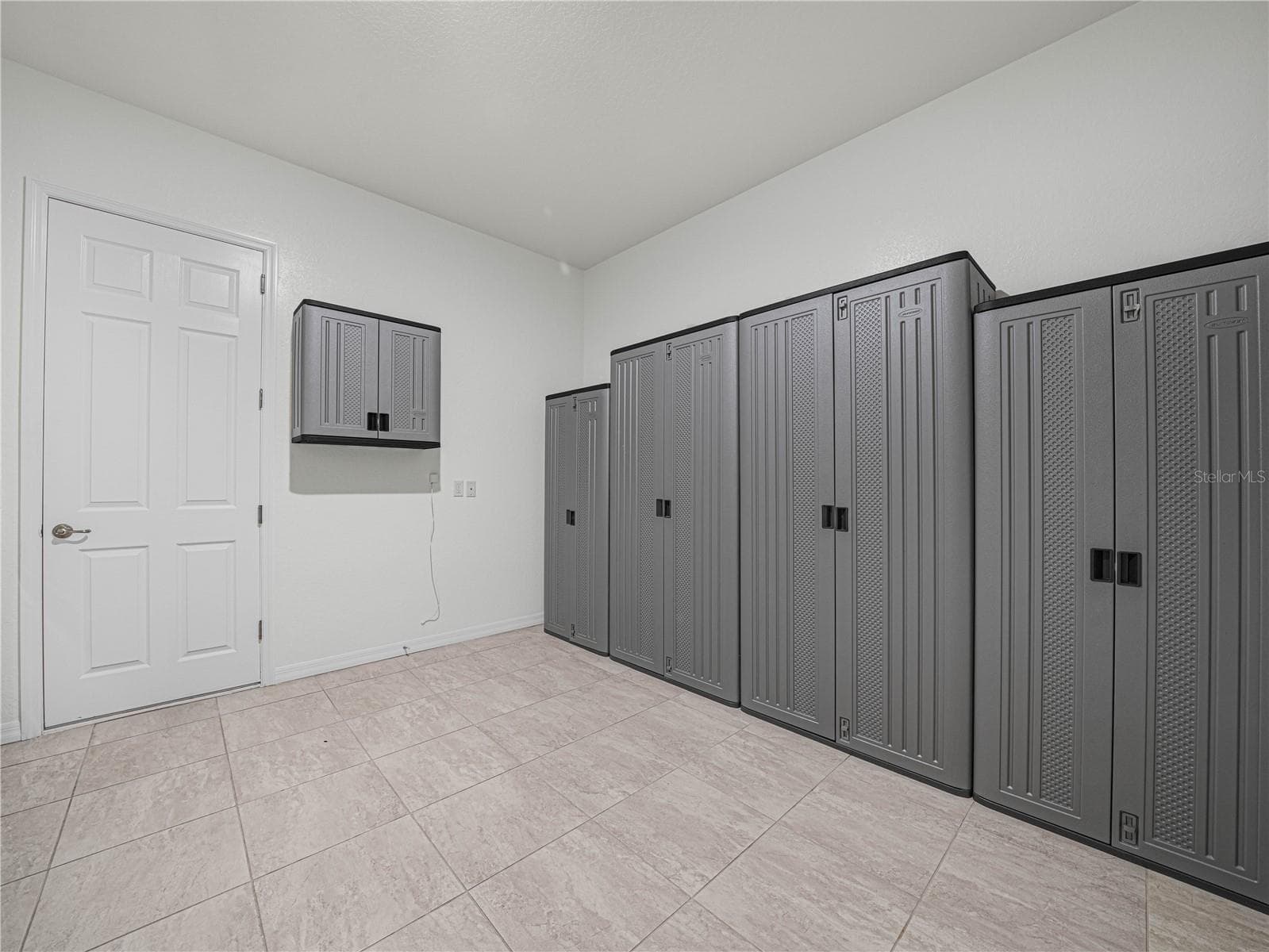 Portable Storage Units in Laundry Room/Flex Space - 6136 PEBBLE BEACH BLVD, WINTER HAVEN