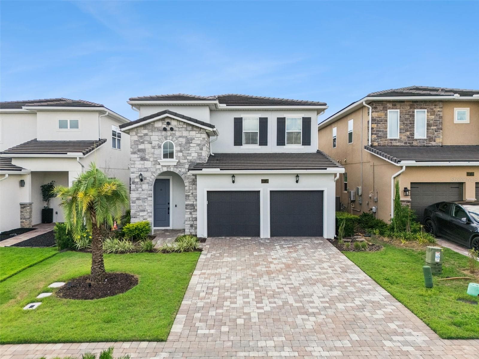 15714 VETTA DR