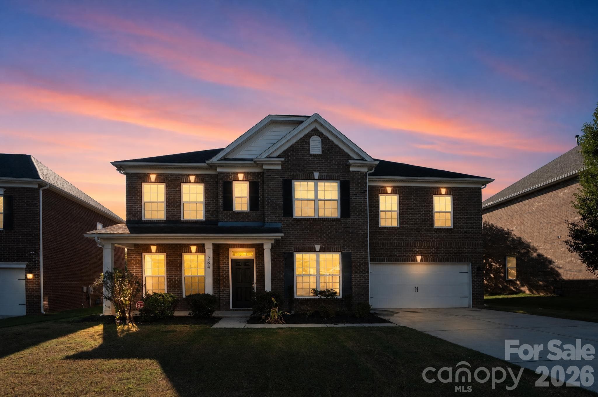 Single Family Residence at 284 Oakbourne Lane, Rock Hill, photo 2 of 26