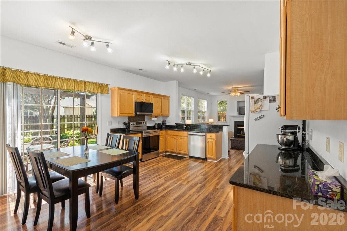 Single Family Residence at Charlotte, photo 22 of 83