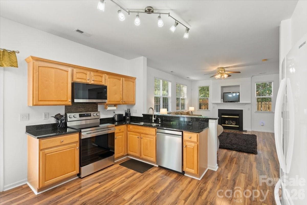 Single Family Residence at Charlotte, photo 26 of 83
