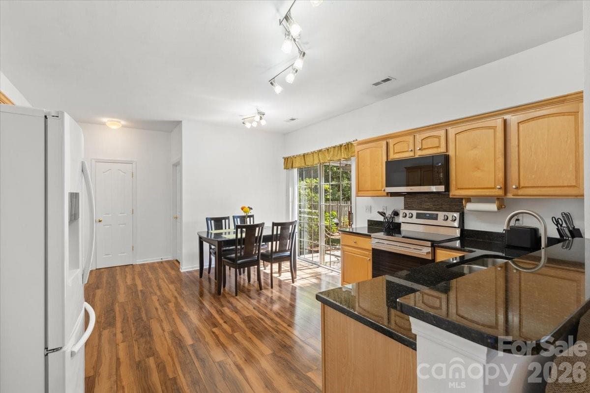 Single Family Residence at Charlotte, photo 30 of 83