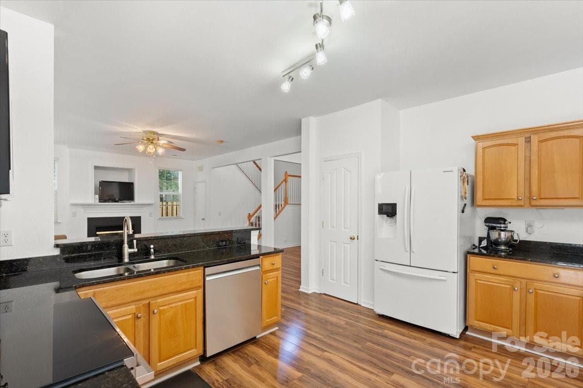 Single Family Residence at Charlotte, photo 32 of 83