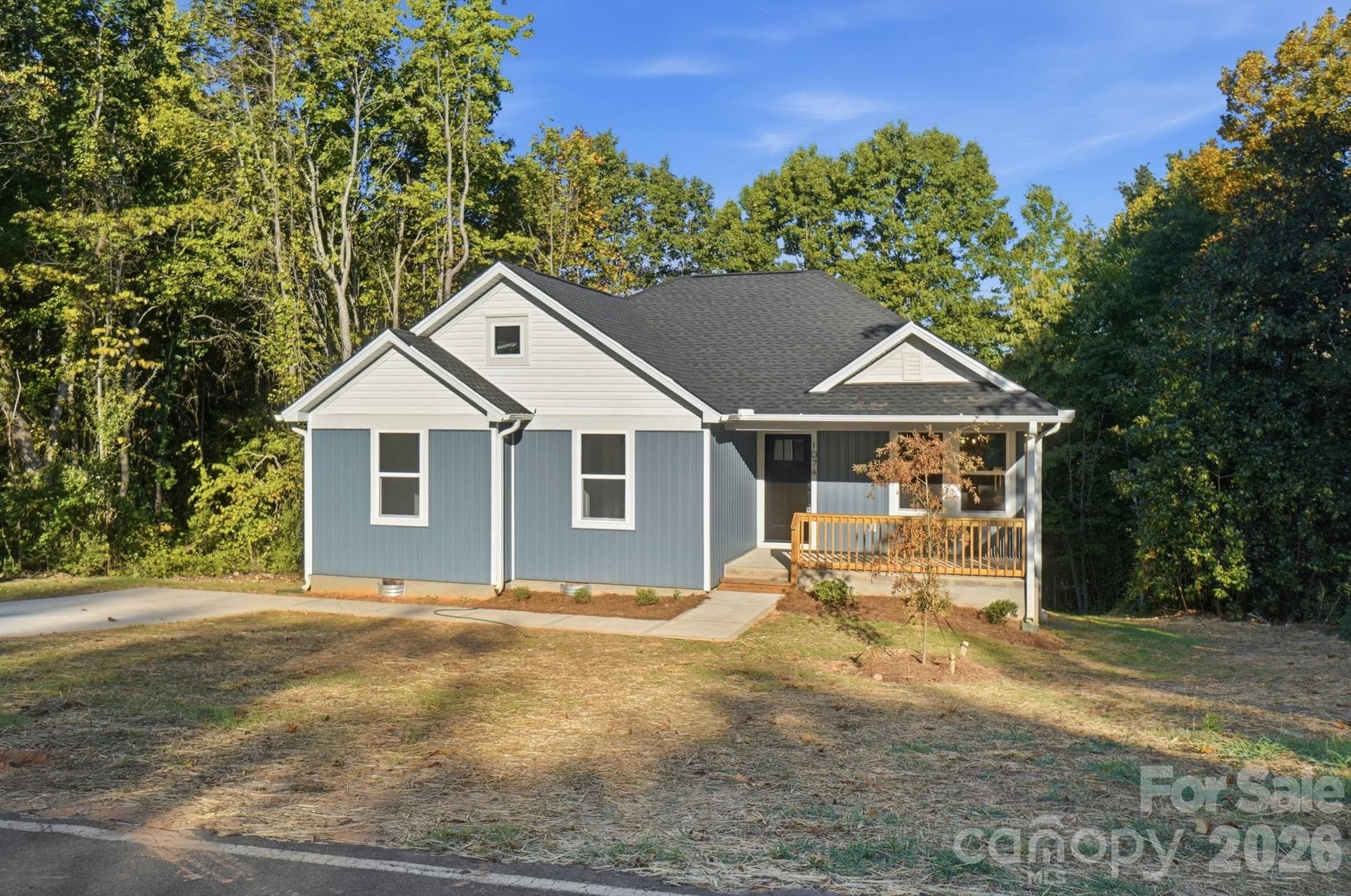 Single Family Residence at 1074 Mountain Crest Drive, Kings Mountain, photo 3 of 45