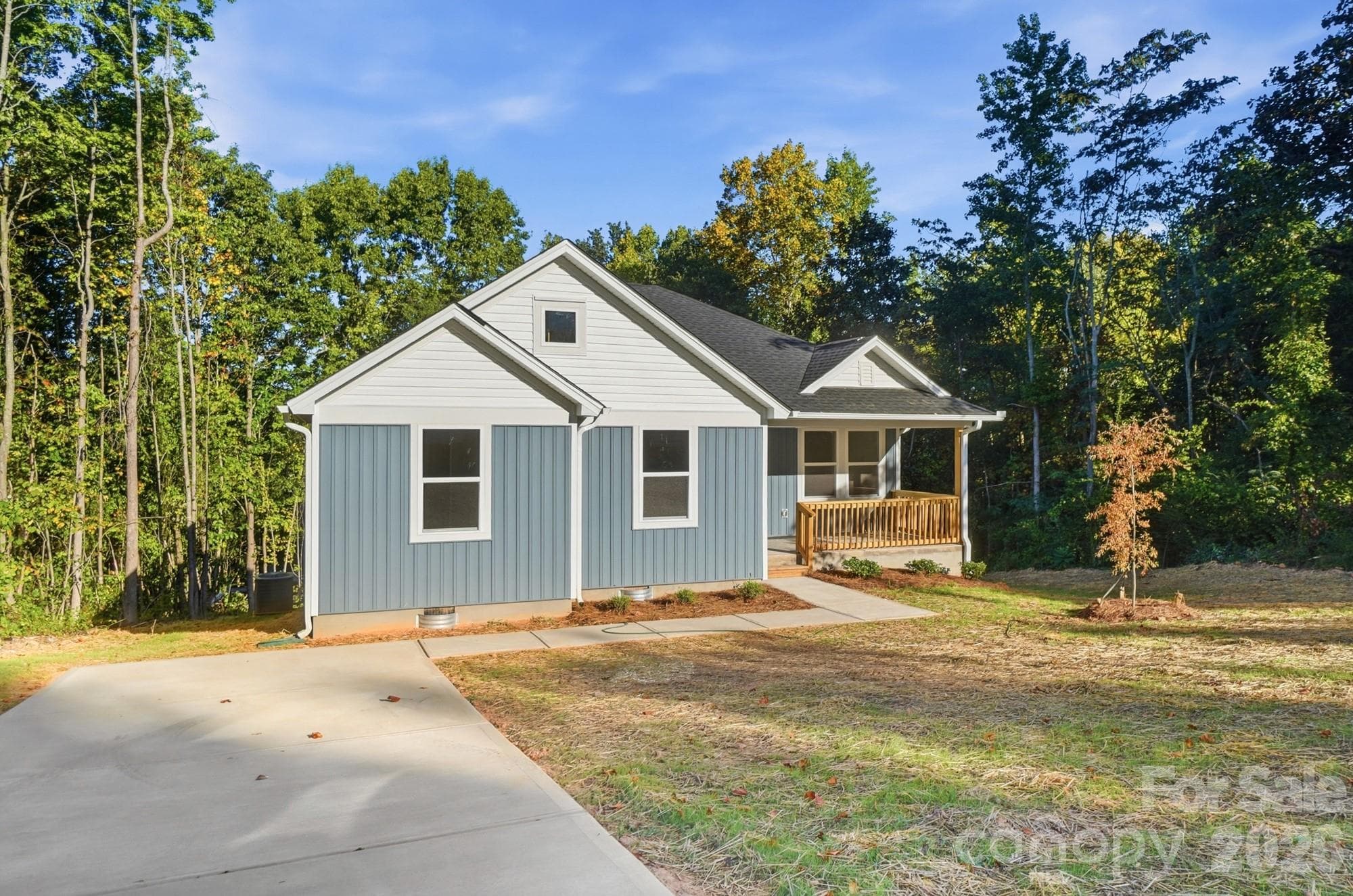Single Family Residence at 1074 Mountain Crest Drive, Kings Mountain, photo 4 of 45