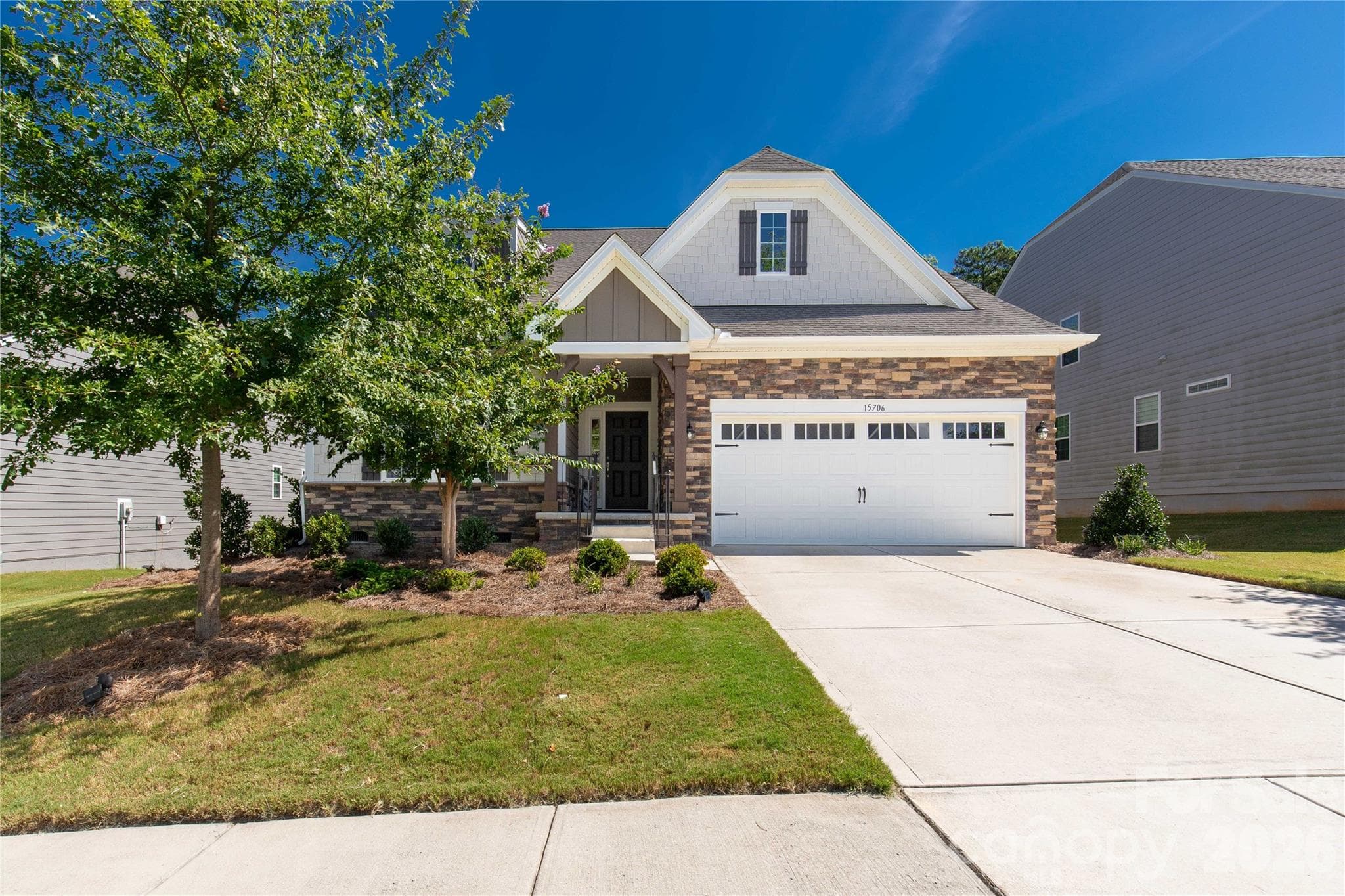 Single Family Residence at 15706 Aviary Orchard Way, Charlotte, photo 2 of 45