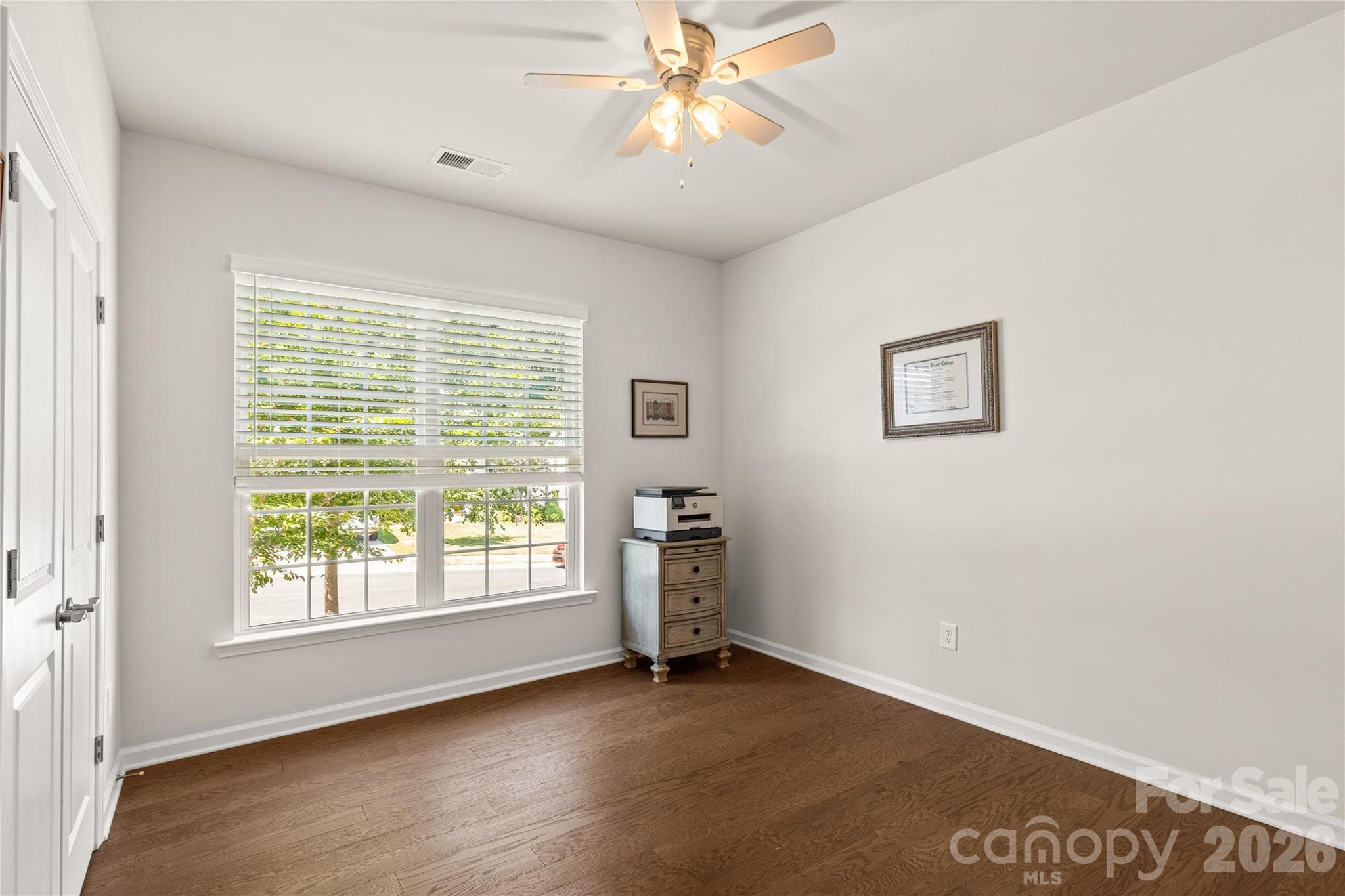 Single Family Residence at 15706 Aviary Orchard Way, Charlotte, photo 4 of 45