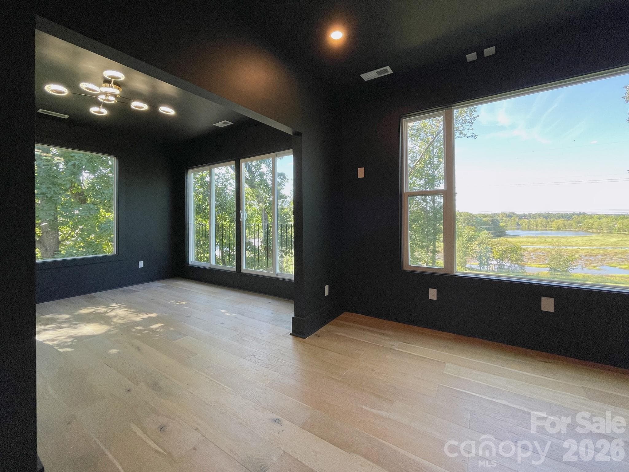 Single Family Residence at 124 Clipper Lane, Mooresville, photo 22 of 48