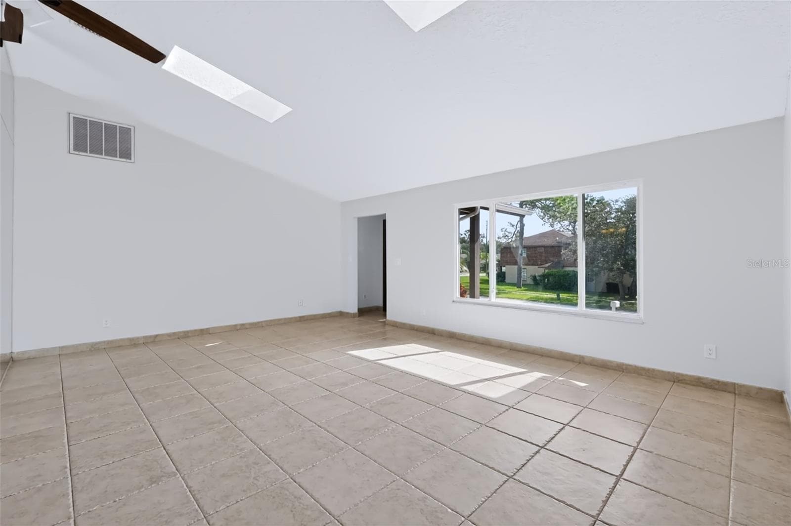 Single Family Residence at 1035 ANCLOTE DR, TARPON SPRINGS, photo 13 of 53
