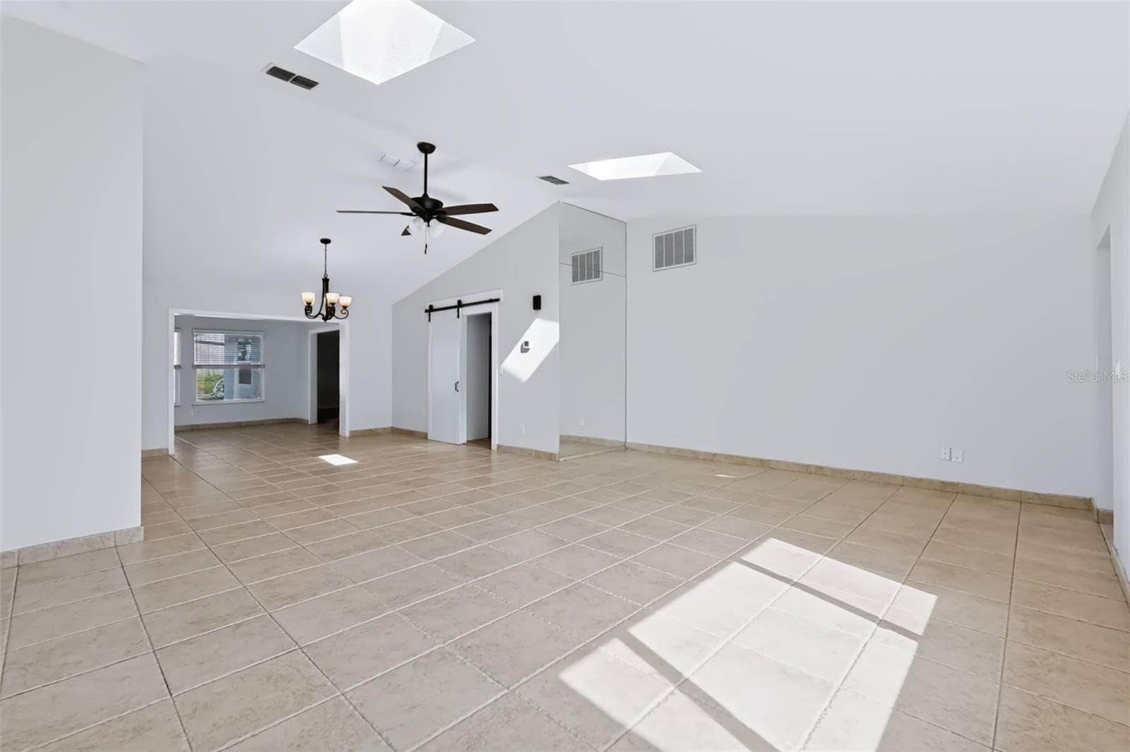 Single Family Residence at 1035 ANCLOTE DR, TARPON SPRINGS, photo 15 of 53