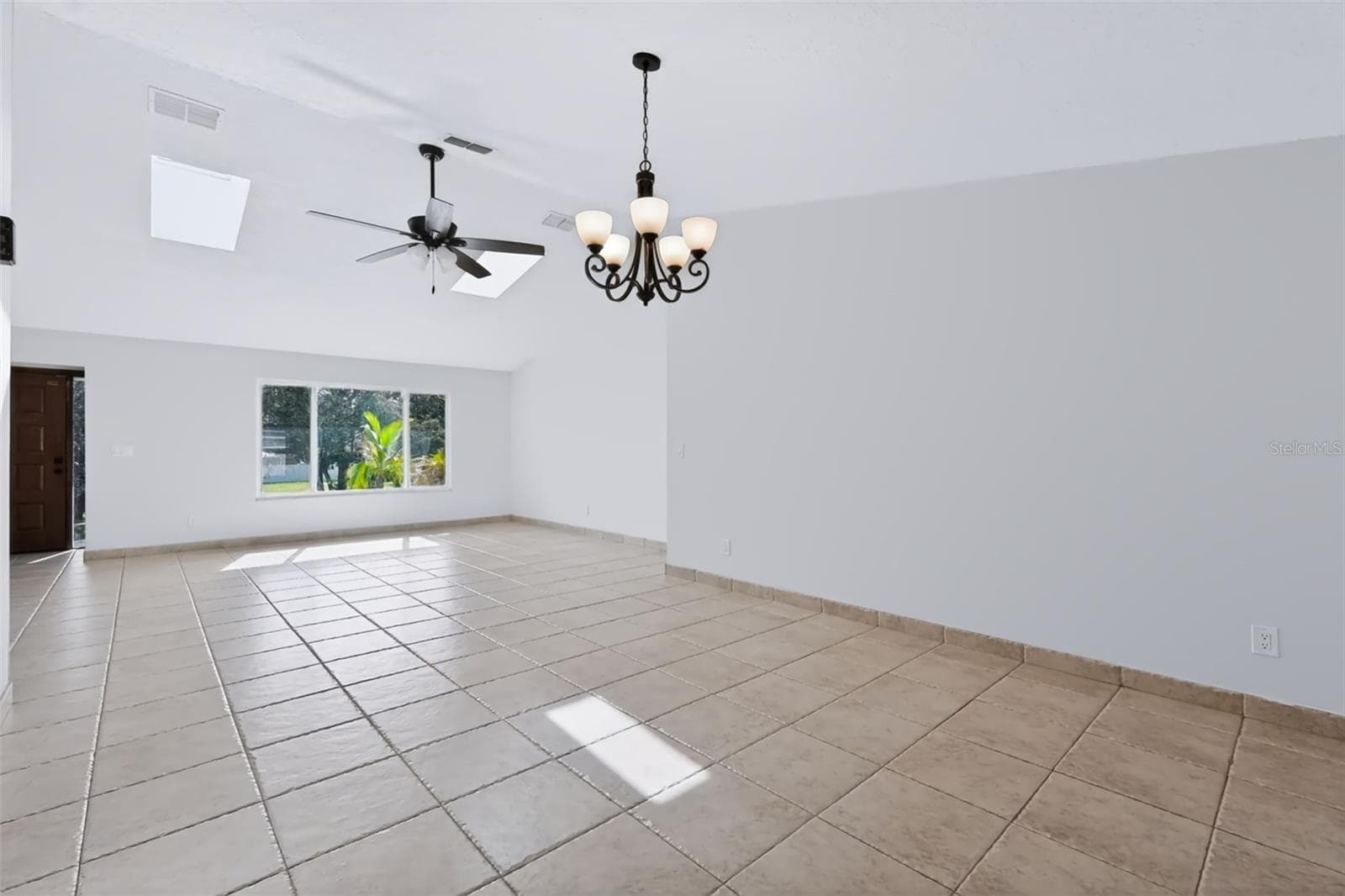 Single Family Residence at 1035 ANCLOTE DR, TARPON SPRINGS, photo 18 of 53