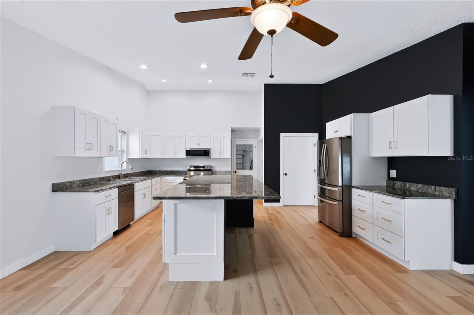 Single Family Residence at 1035 ANCLOTE DR, TARPON SPRINGS, photo 4 of 53