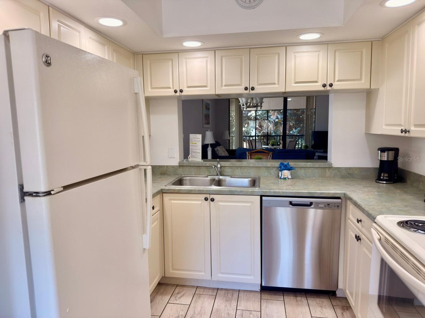 Condo - Hotel at 4601 46TH STREET CT W #201, BRADENTON, photo 16 of 86