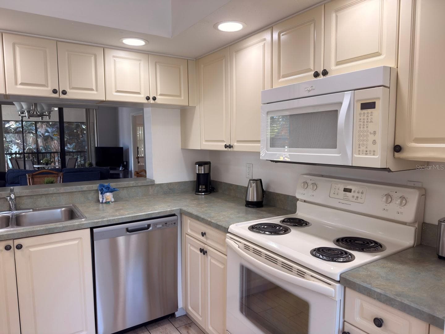 Condo - Hotel at 4601 46TH STREET CT W #201, BRADENTON, photo 17 of 86