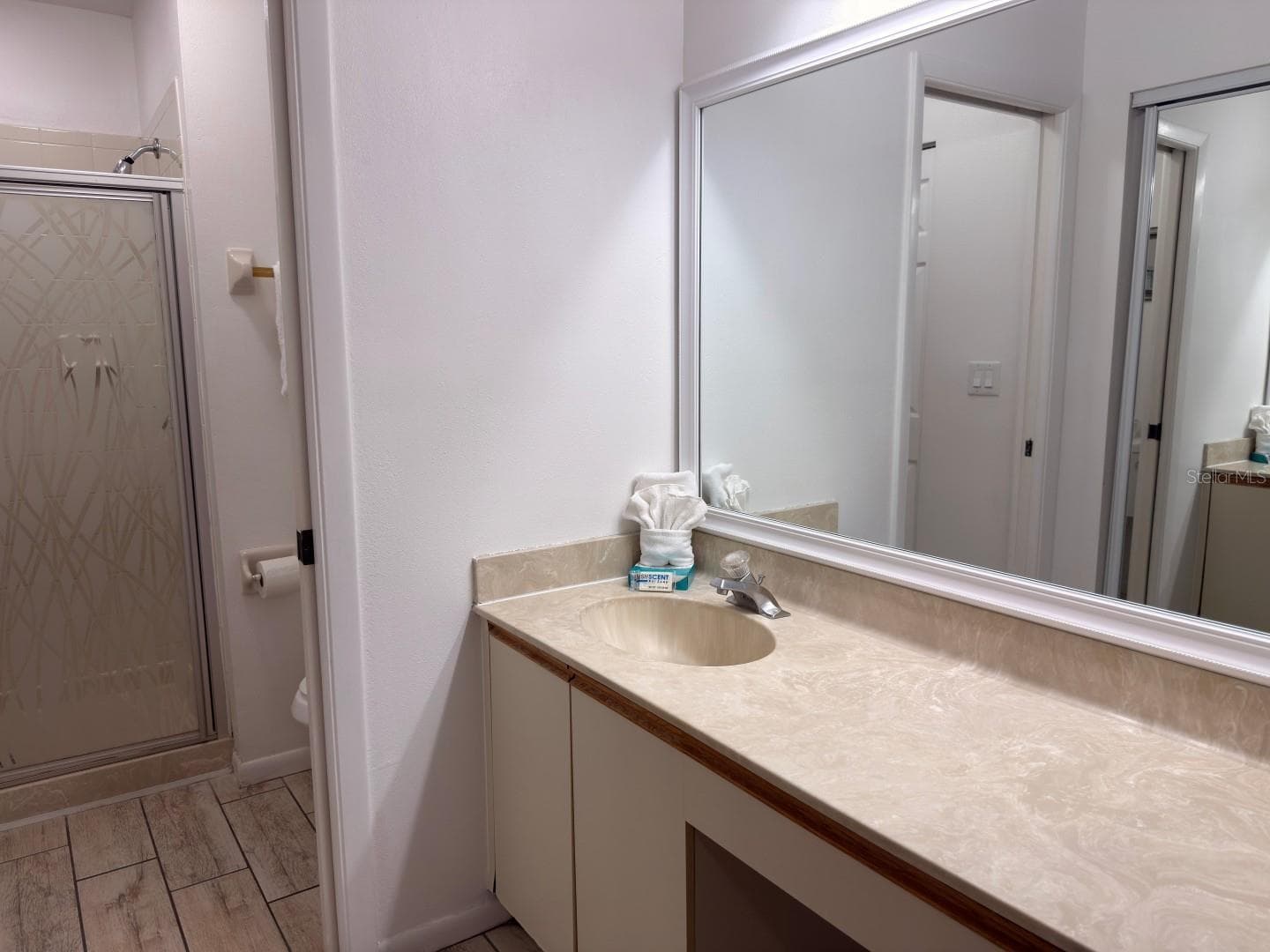 Condo - Hotel at 4601 46TH STREET CT W #201, BRADENTON, photo 26 of 86