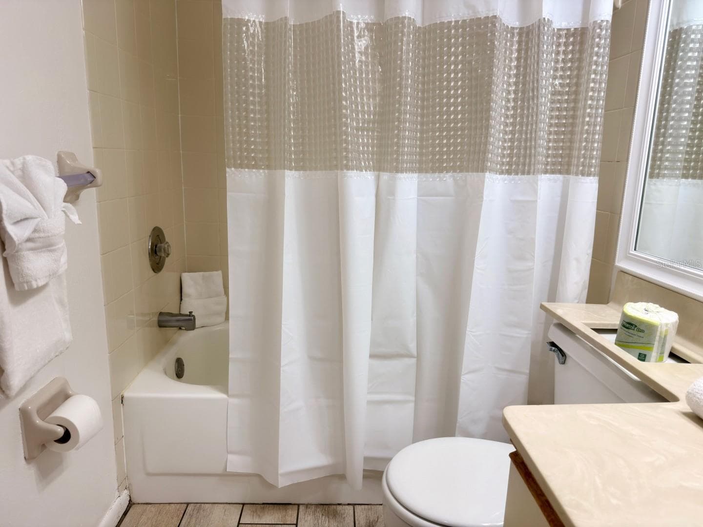 Condo - Hotel at 4601 46TH STREET CT W #201, BRADENTON, photo 40 of 86
