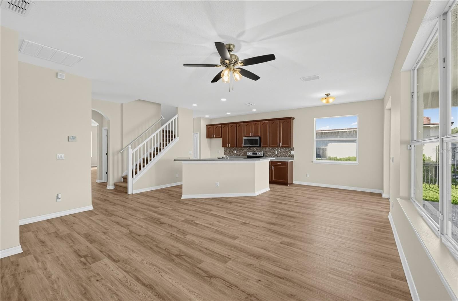 Single Family Residence at 34061 FORTUNADO ST, SORRENTO, photo 6 of 24