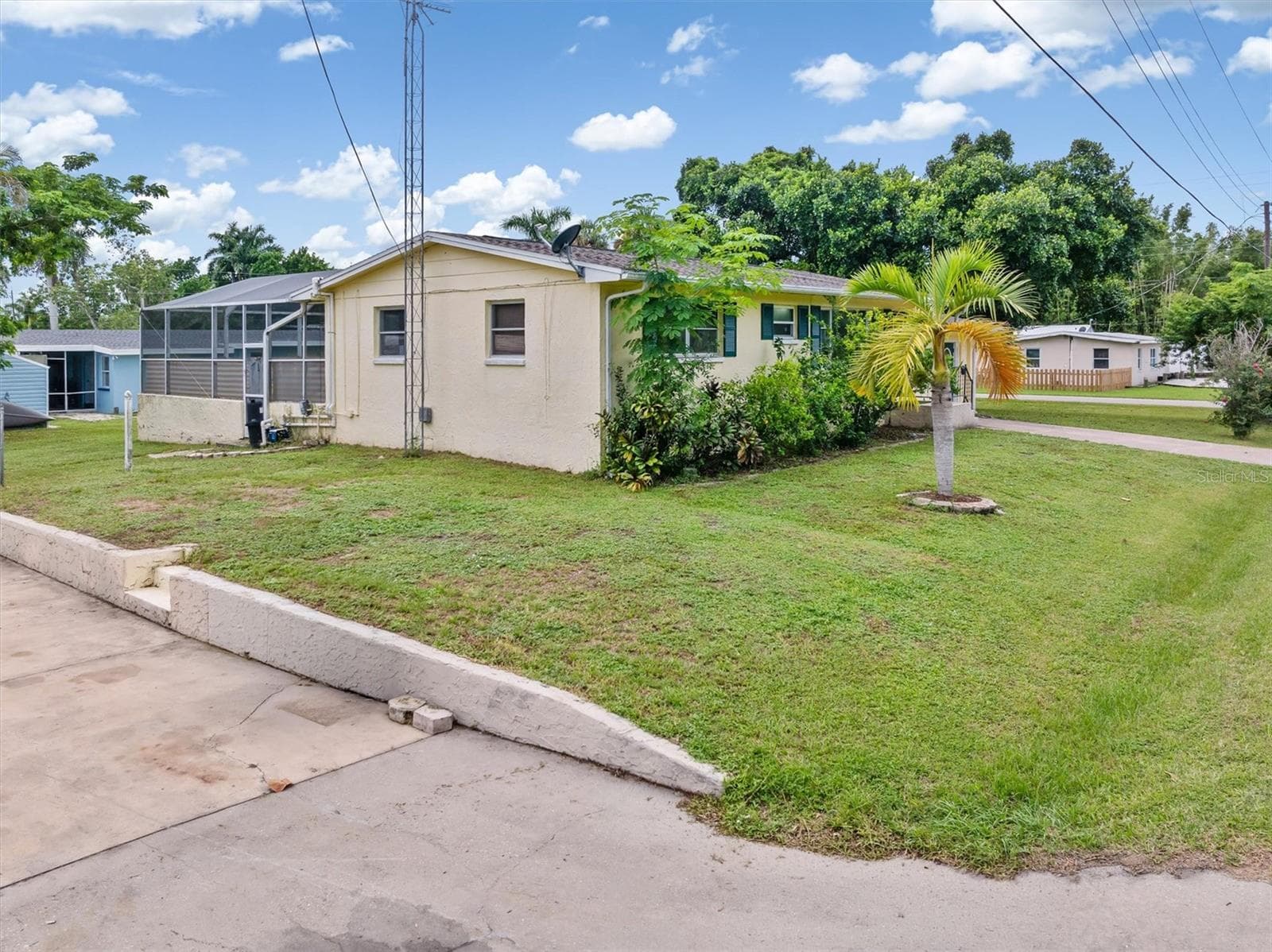 Single Family Residence at 2205 DIXIE AVE, PUNTA GORDA, photo 38 of 46