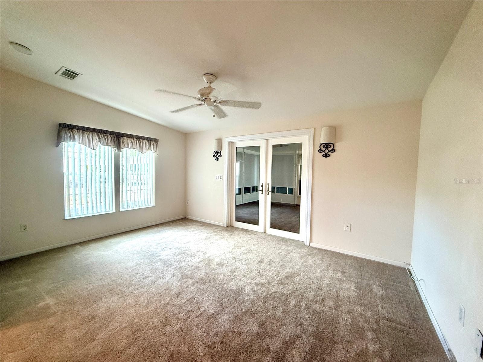 Manufactured Home at 225 S PORT ROYAL LN, APOLLO BEACH, photo 6 of 28