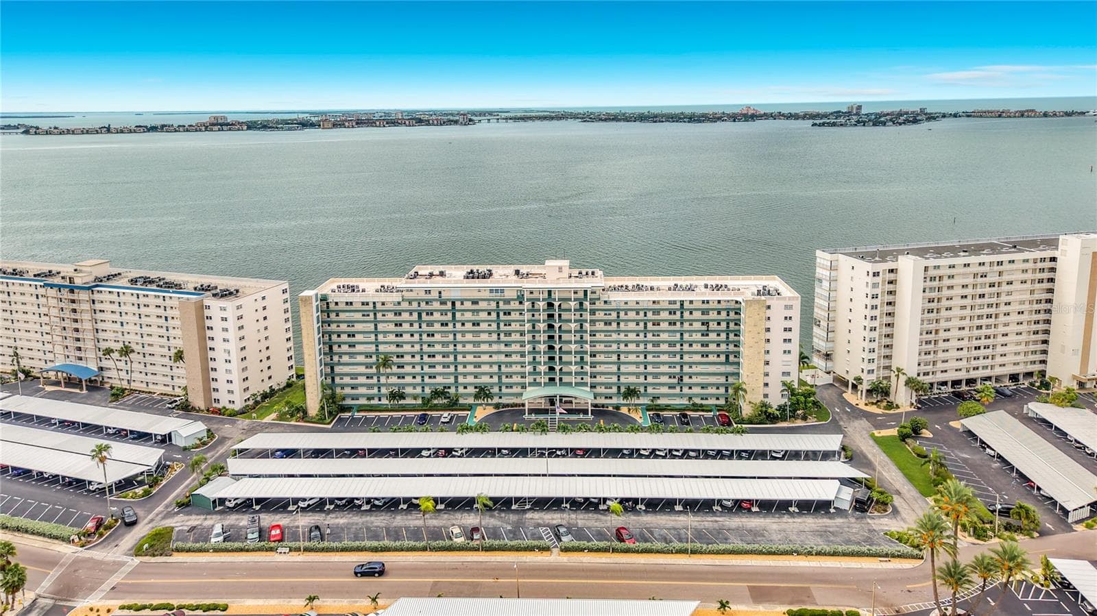 6020 SHORE BLVD S #211
