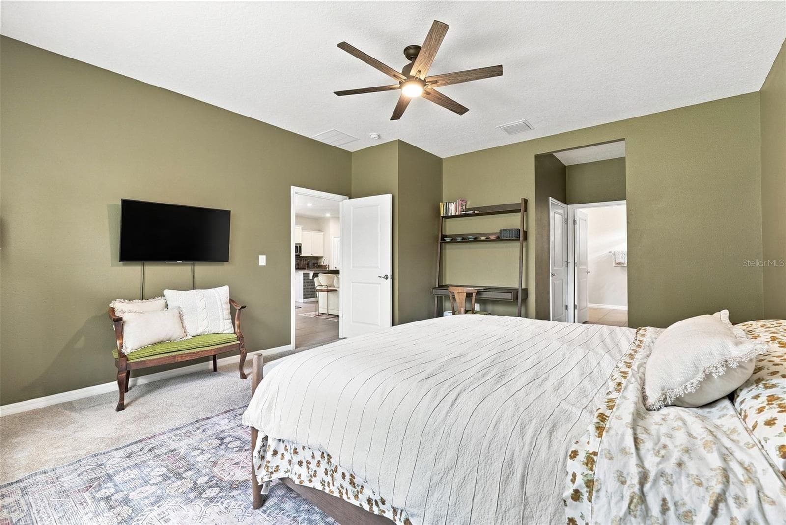 Single Family Residence at 12387 EASTPOINTE DR, DADE CITY, photo 6 of 22