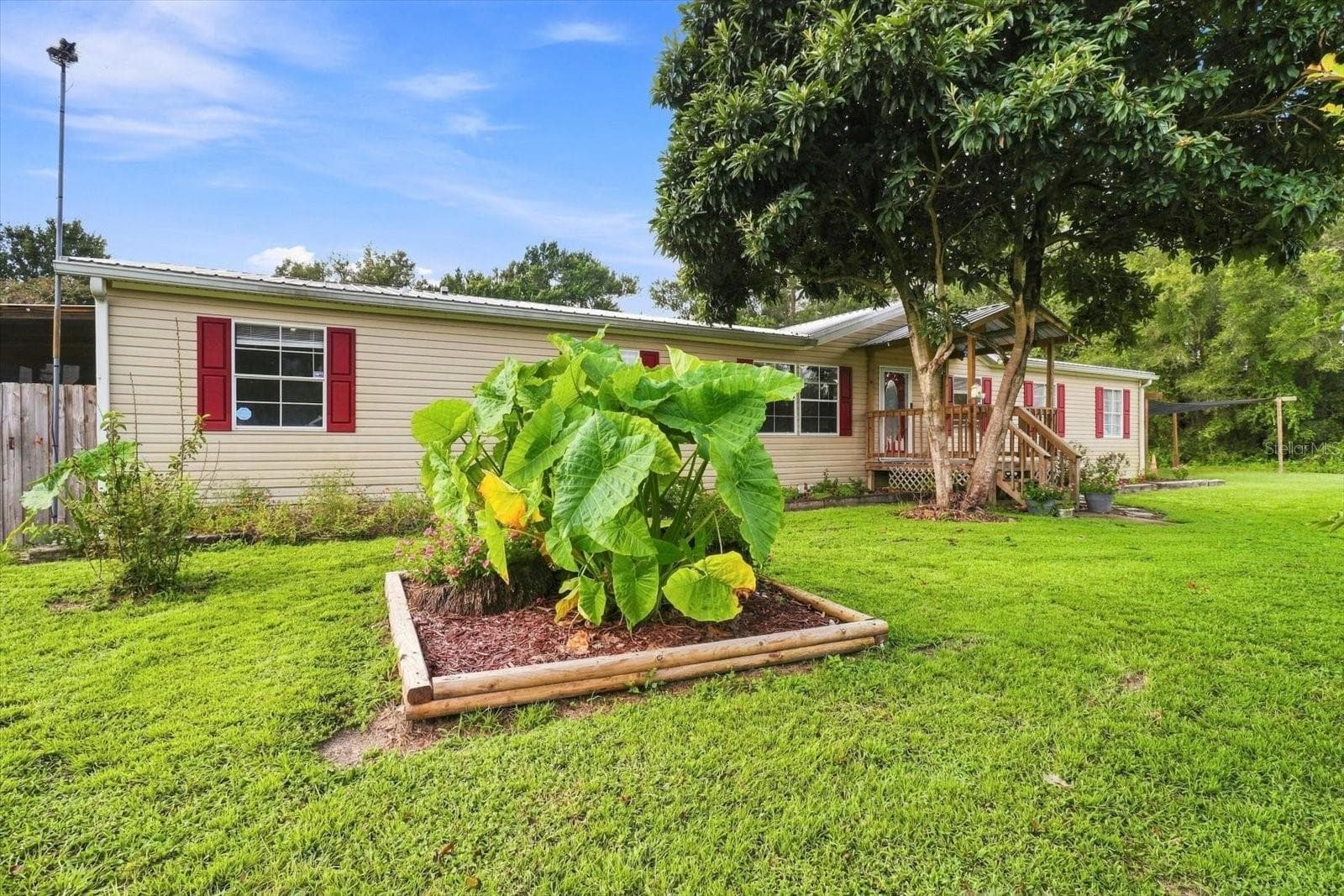 Manufactured Home at 3390 SE 146TH LN, SUMMERFIELD, photo 3 of 48