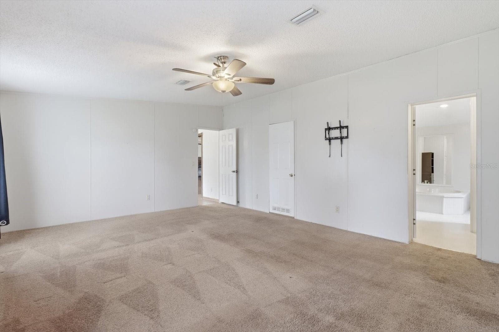 Manufactured Home at 3390 SE 146TH LN, SUMMERFIELD, photo 16 of 48
