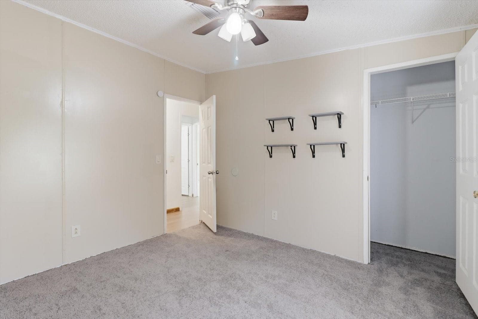 Manufactured Home at 3390 SE 146TH LN, SUMMERFIELD, photo 23 of 48