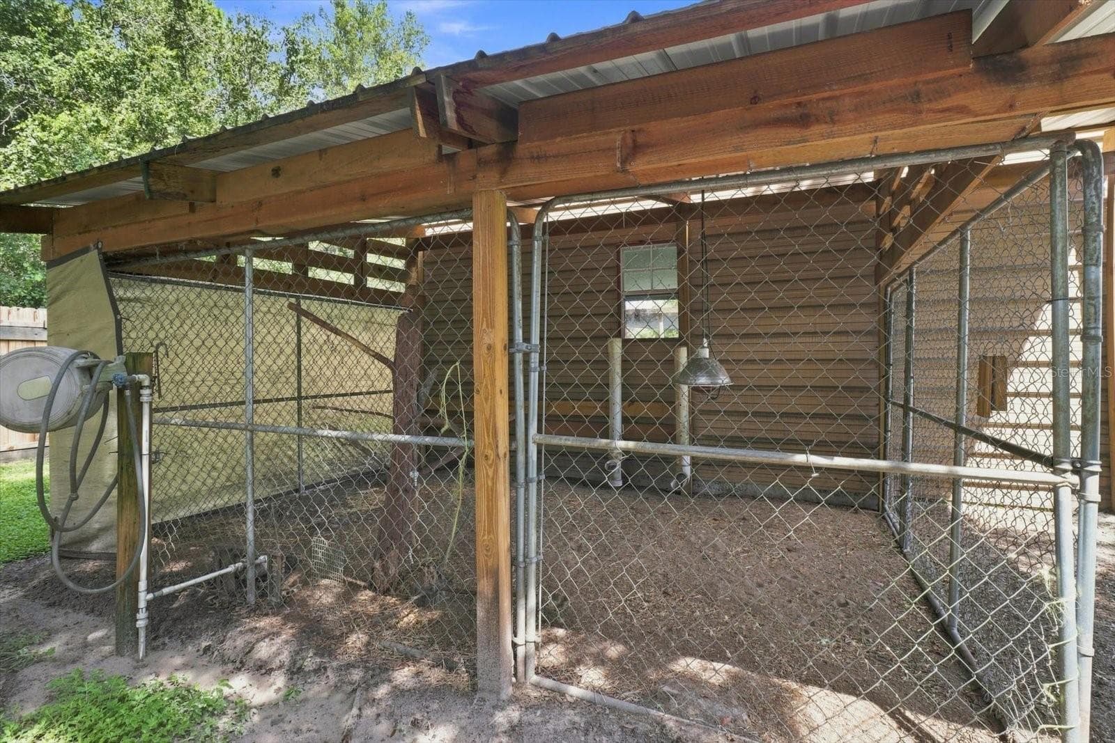 Chicken coop - 3390 SE 146TH LN, SUMMERFIELD