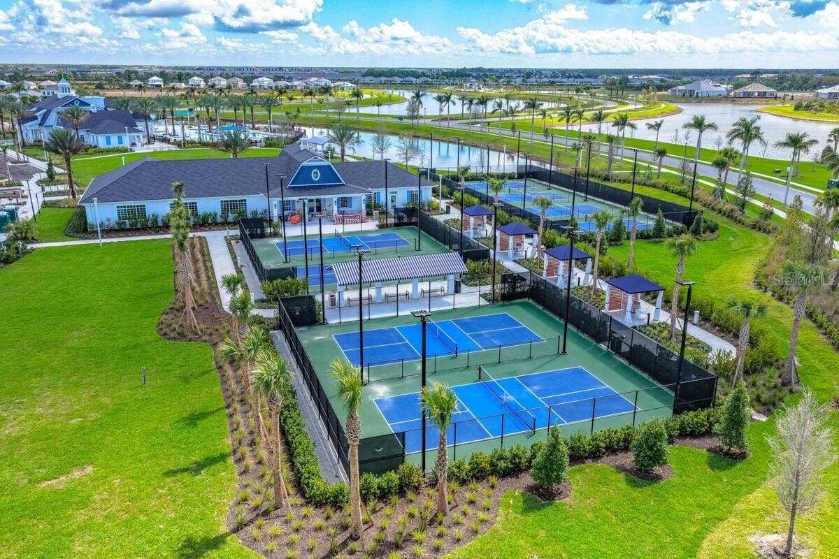 Pickleball Courts - 17830 BROADLEAF LOOP, VENICE