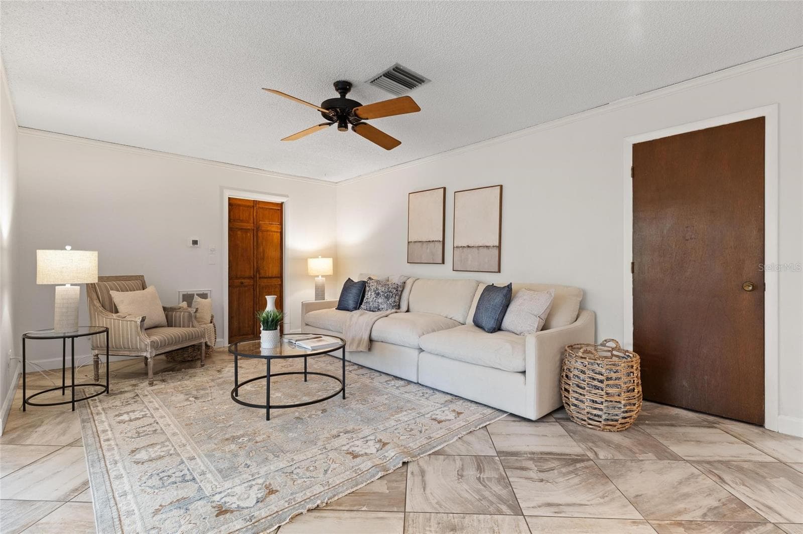 Bright and lovely family room - 2784 HEATHERWOOD CT, CLEARWATER