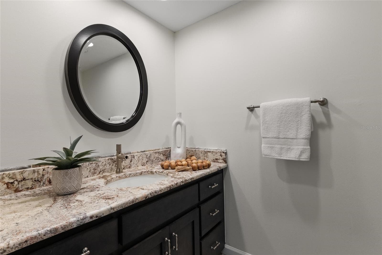 Downstairs half bath - 2784 HEATHERWOOD CT, CLEARWATER