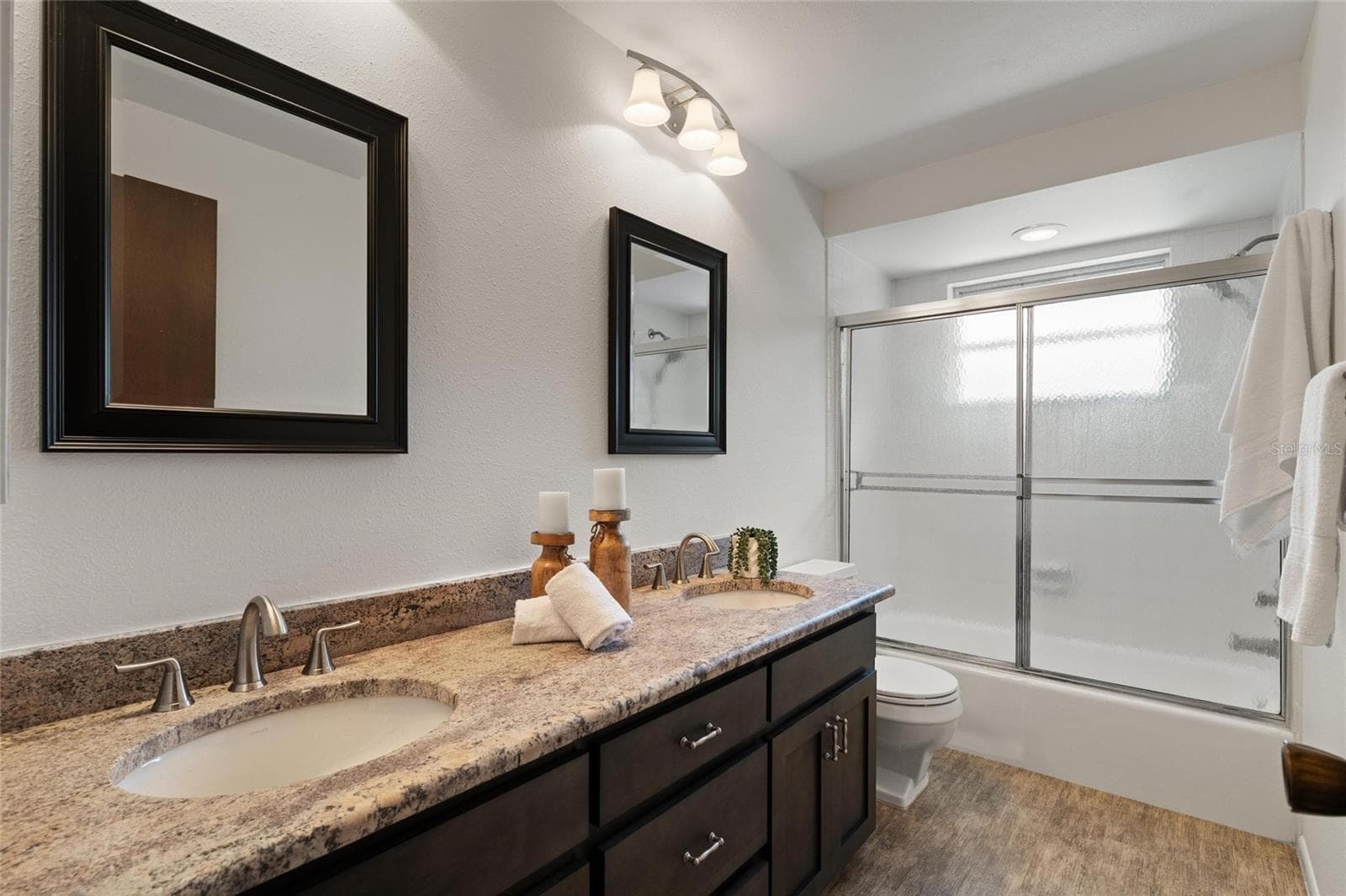 Upstairs Bath - 2784 HEATHERWOOD CT, CLEARWATER
