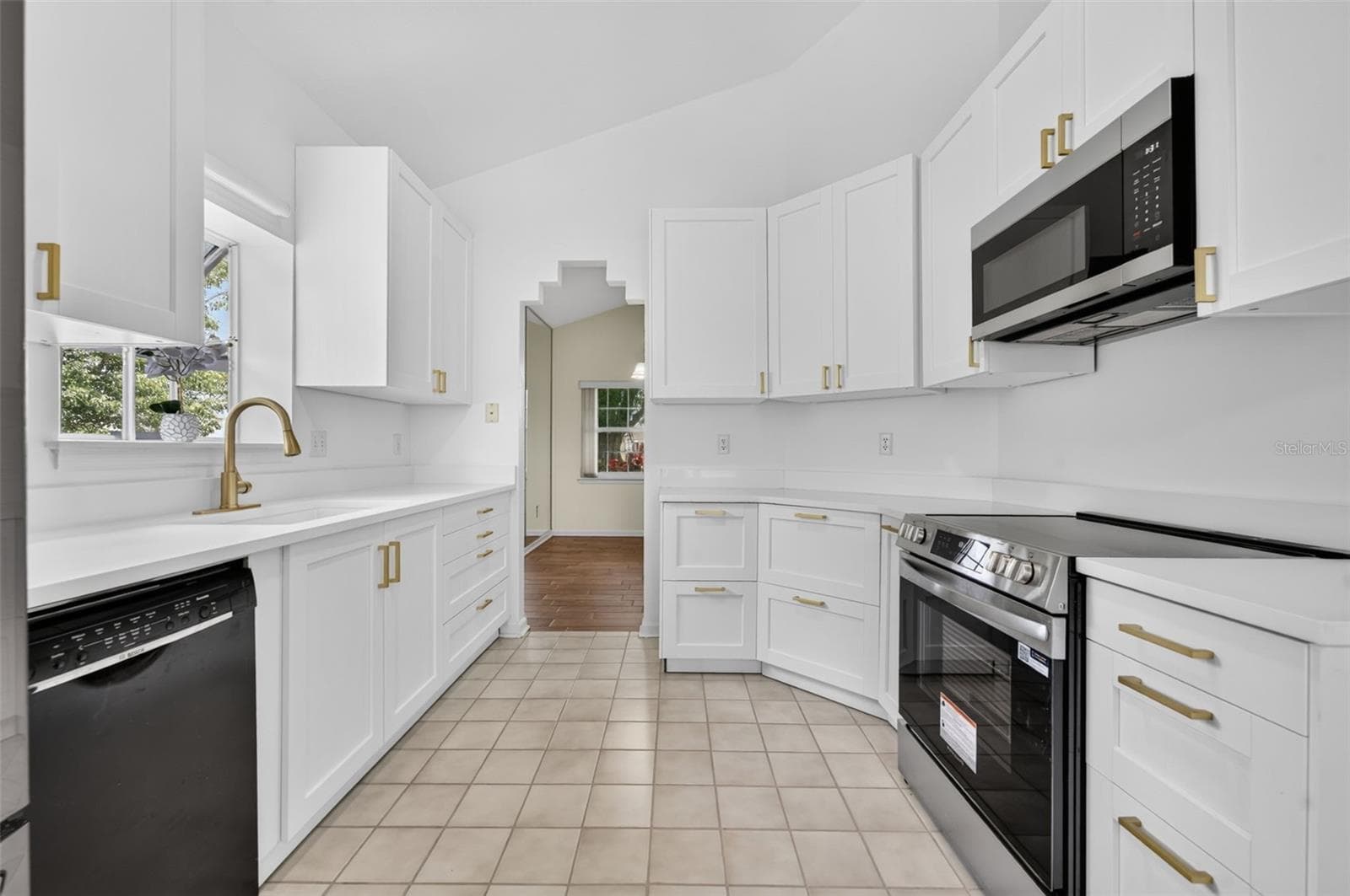 Renovated kitchen - 3561 VENTURA CLUB CIR, ORLANDO