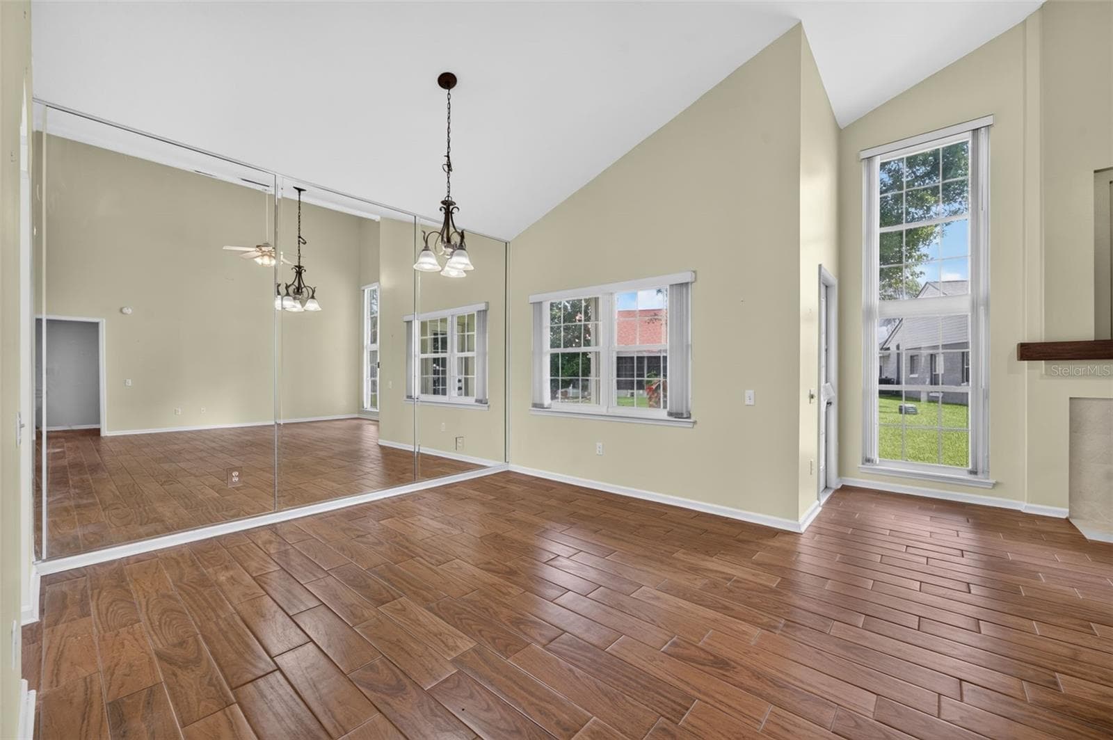 Single Family Residence at 3561 VENTURA CLUB CIR, ORLANDO, photo 8 of 42
