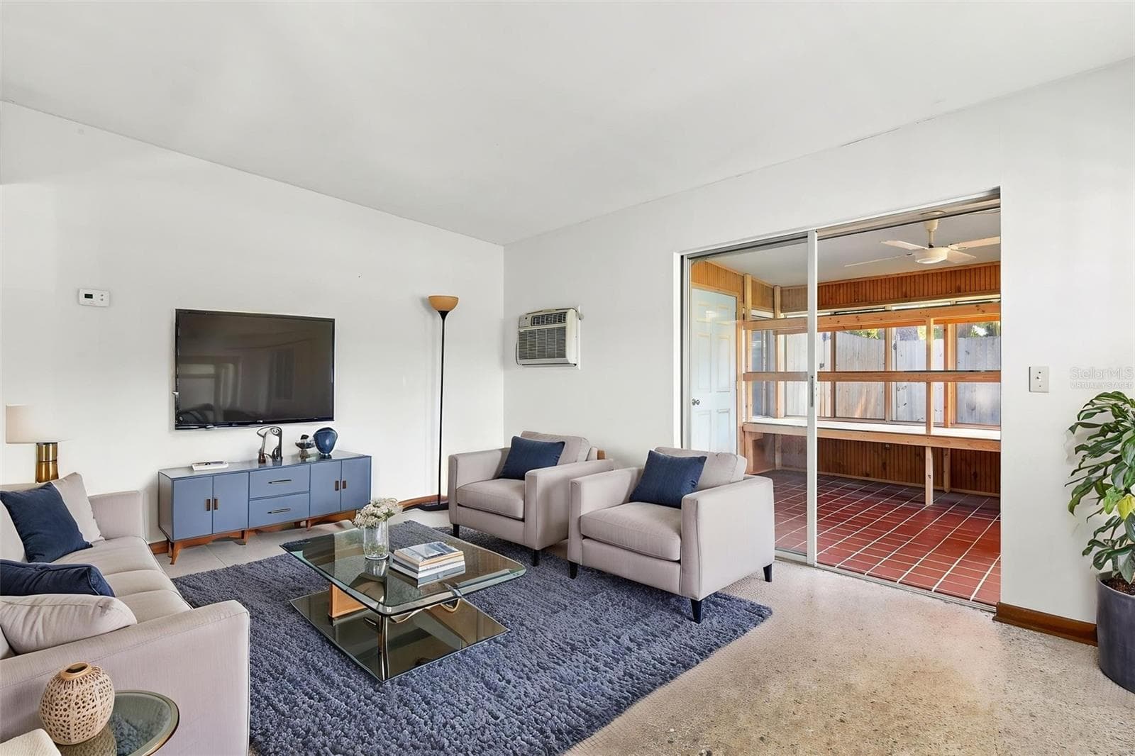 Virtually Staged Living space - 10345 N HAINES CREEK RD, LEESBURG