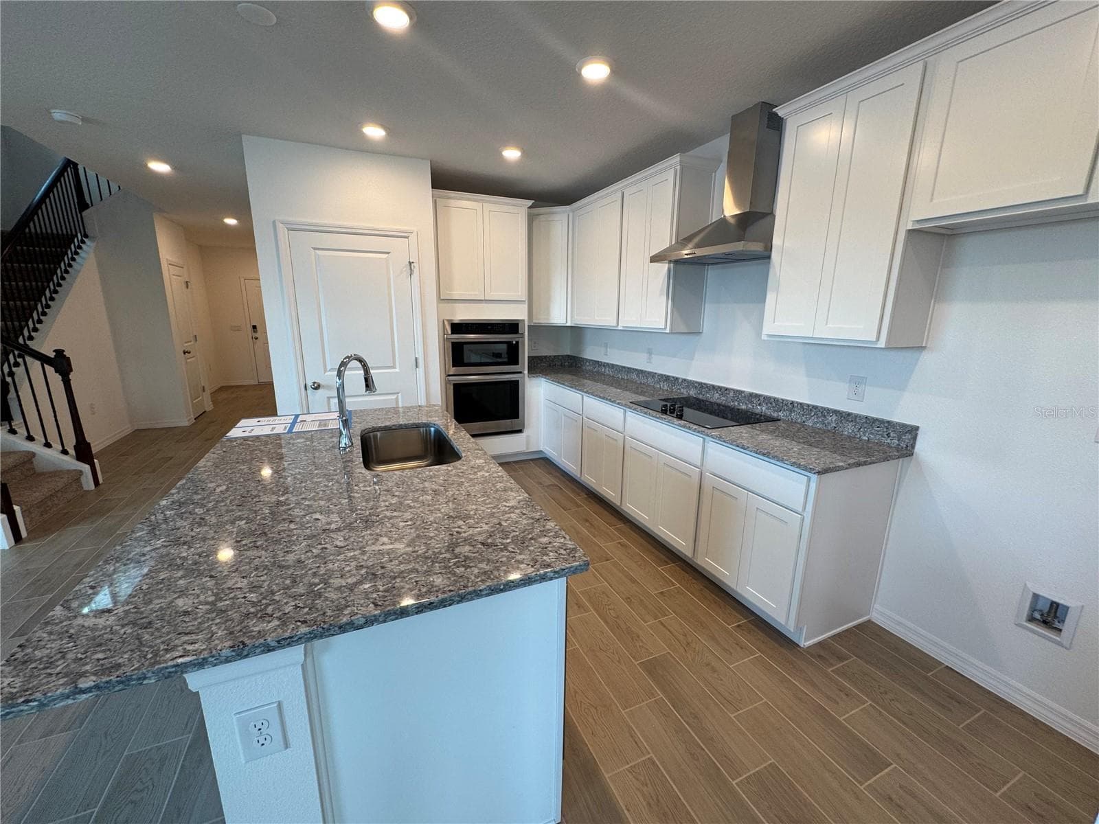 Large Island with granite countertops - 4144 SILKTREE CT, POINCIANA