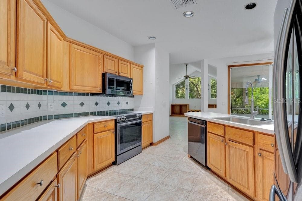 Single Family Residence at 288 CROOKED TREE TRL, DELAND, photo 12 of 36