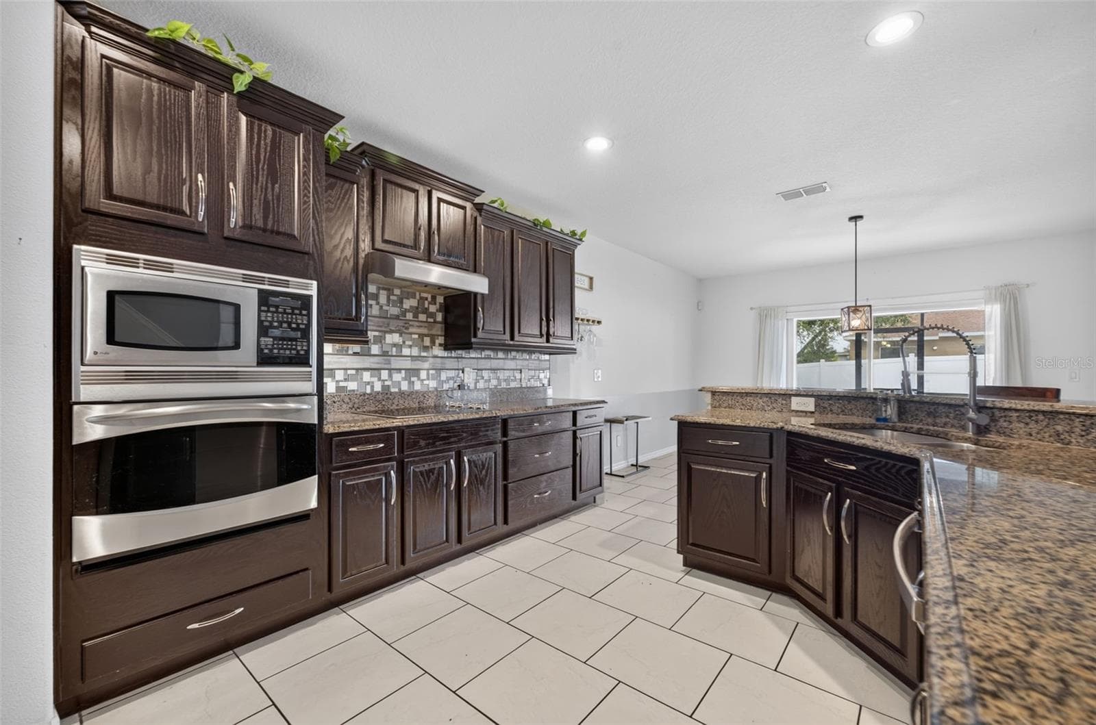 Single Family Residence at 10234 LENOX ST, CLERMONT, photo 10 of 44