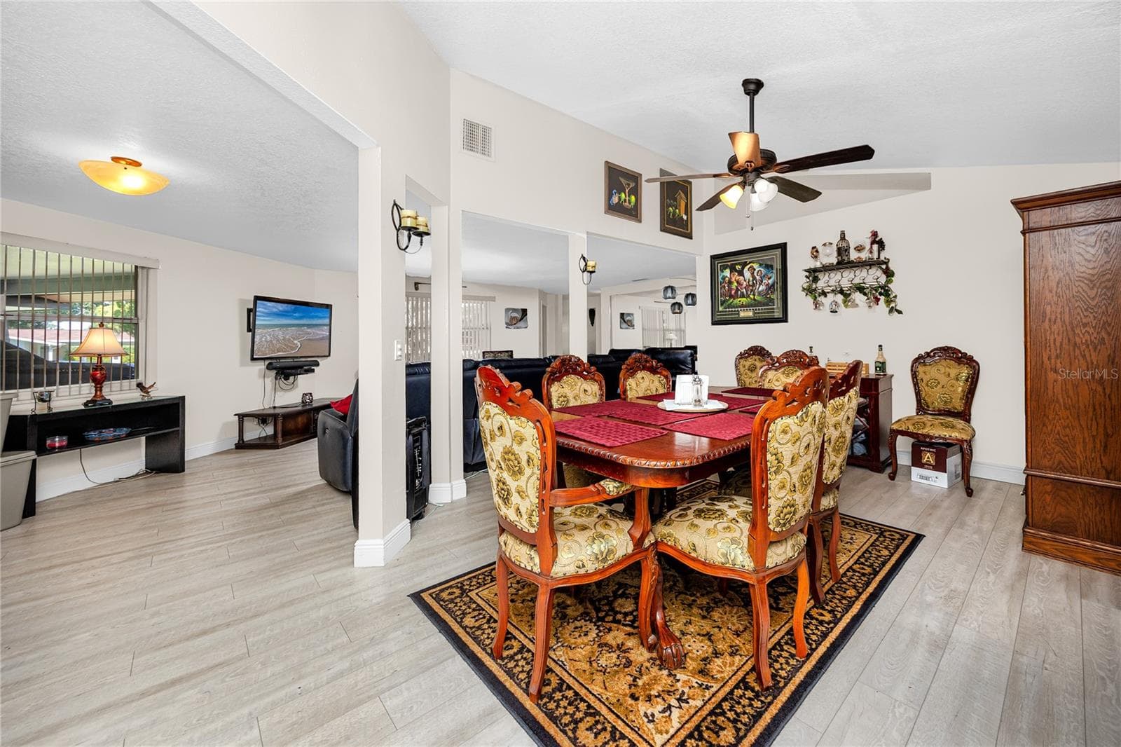 dining - 7913 BEASLEY RD, TAMPA