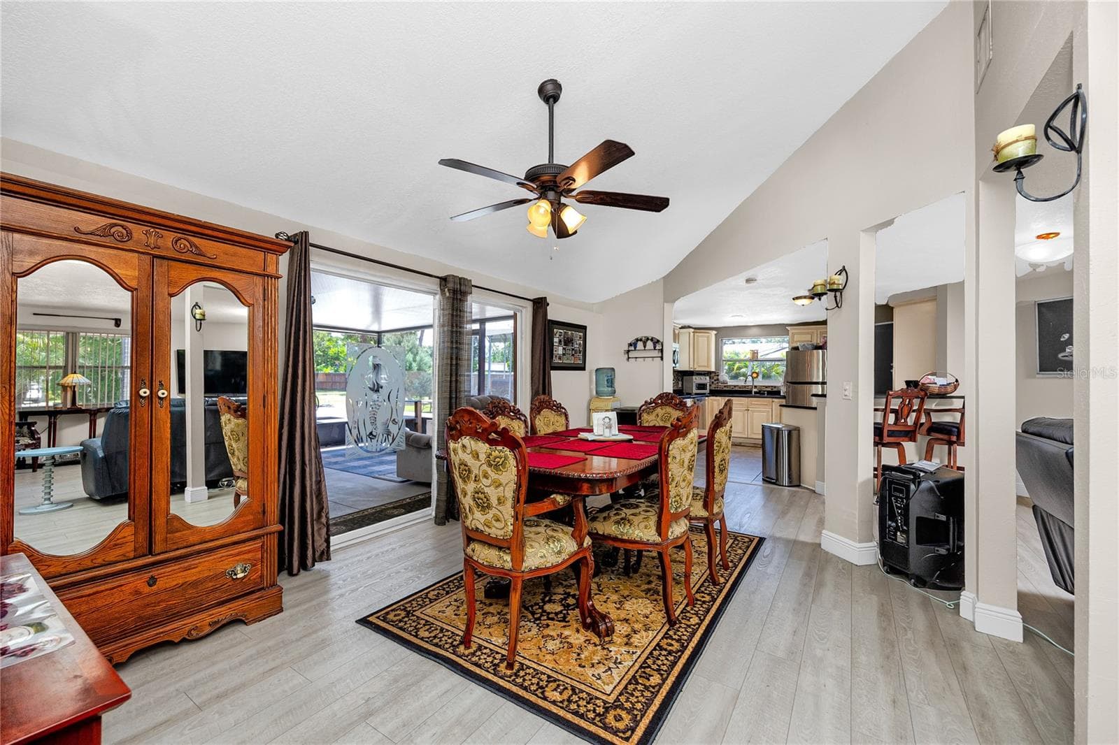 dining to patio - 7913 BEASLEY RD, TAMPA