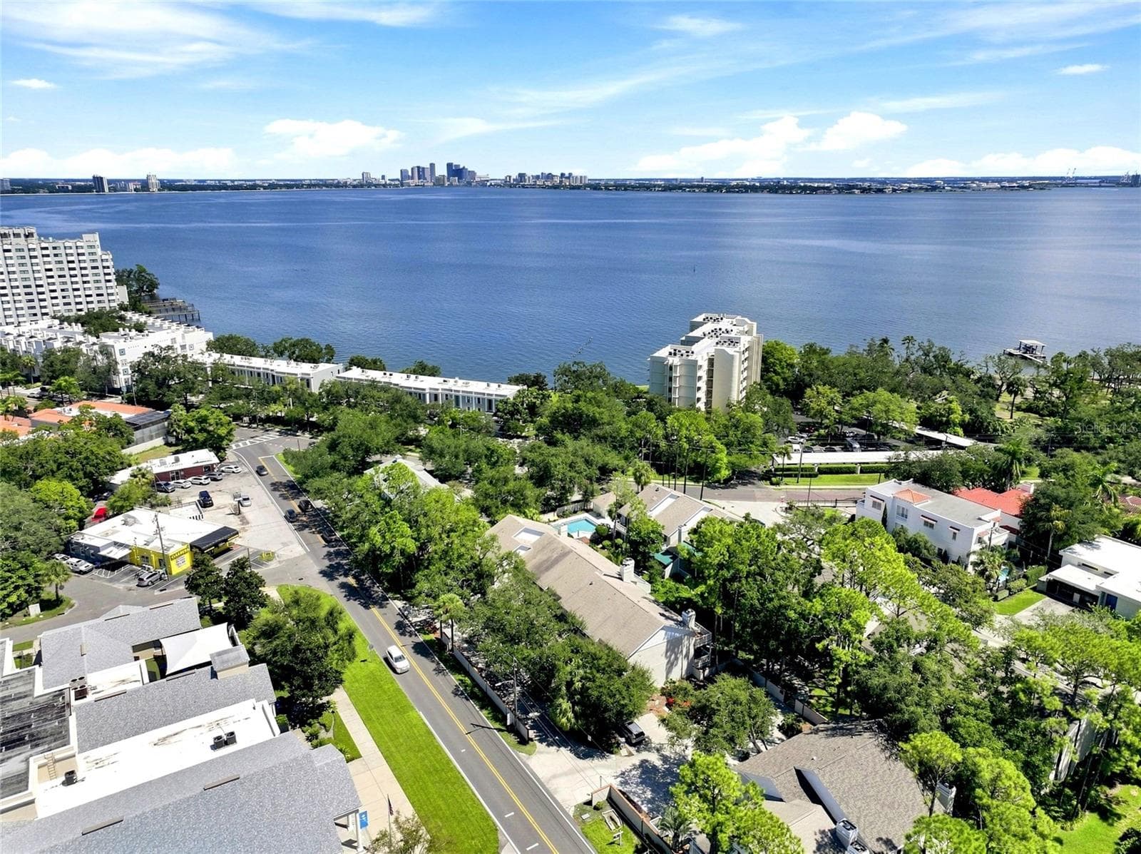 Townhouse at 5104 BAYSHORE BLVD, TAMPA, photo 37 of 40